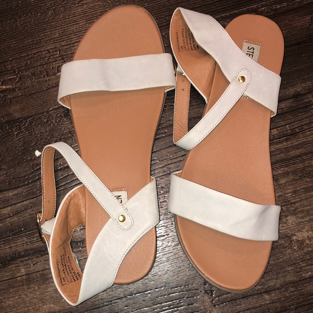 Steve Madden Women’s Dina Silver Leather Sandals